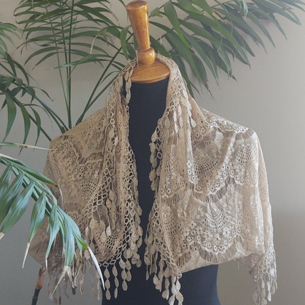 NWOT Tan Lace Infinity Scarf - Picture 3 of 4